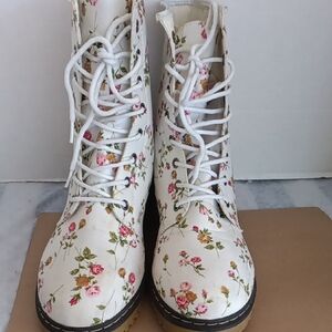 Forever 21 White Floral Lace-Up Boots